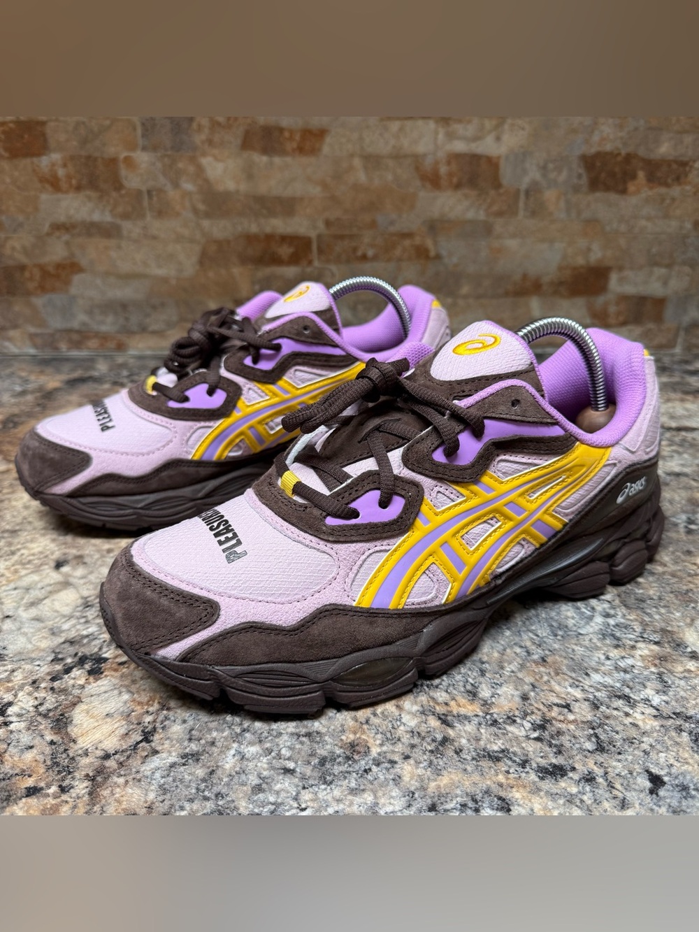 ASICS X Pleasures Gel Nyc World Of Pleasures 1203A622-700 Size 9.5 Men’s NEW